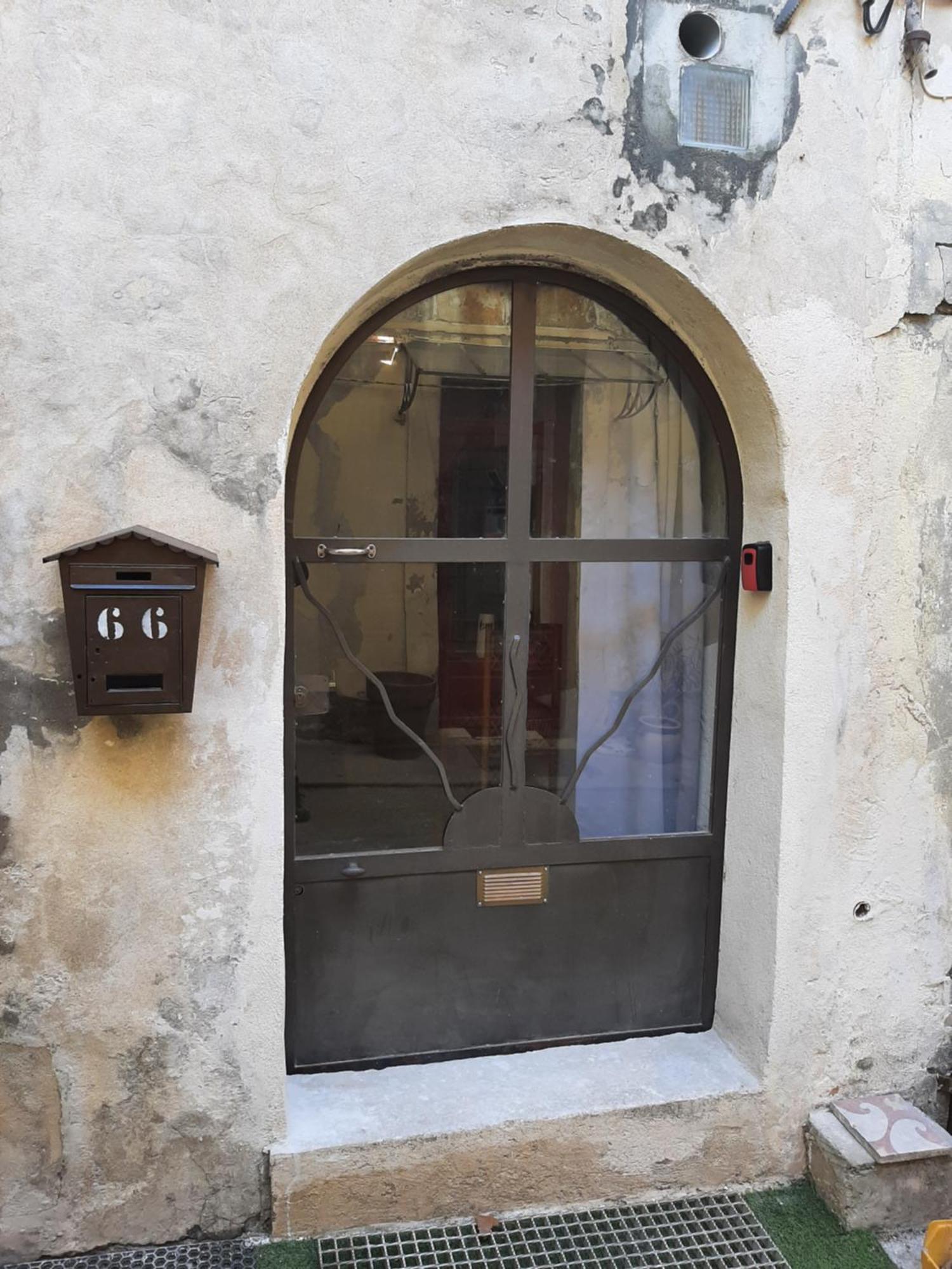L Oustau Des Arenes Arles Exterior foto
